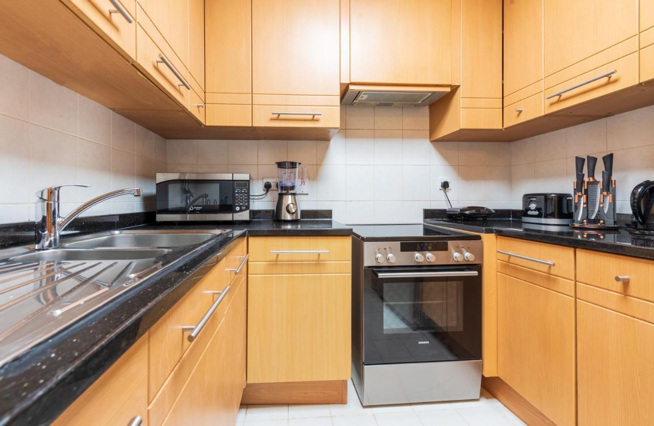 Trinity Holiday Homes - Sheikh Zayed Road Near To Financial Center Metro Station Dubaj Zewnętrze zdjęcie
