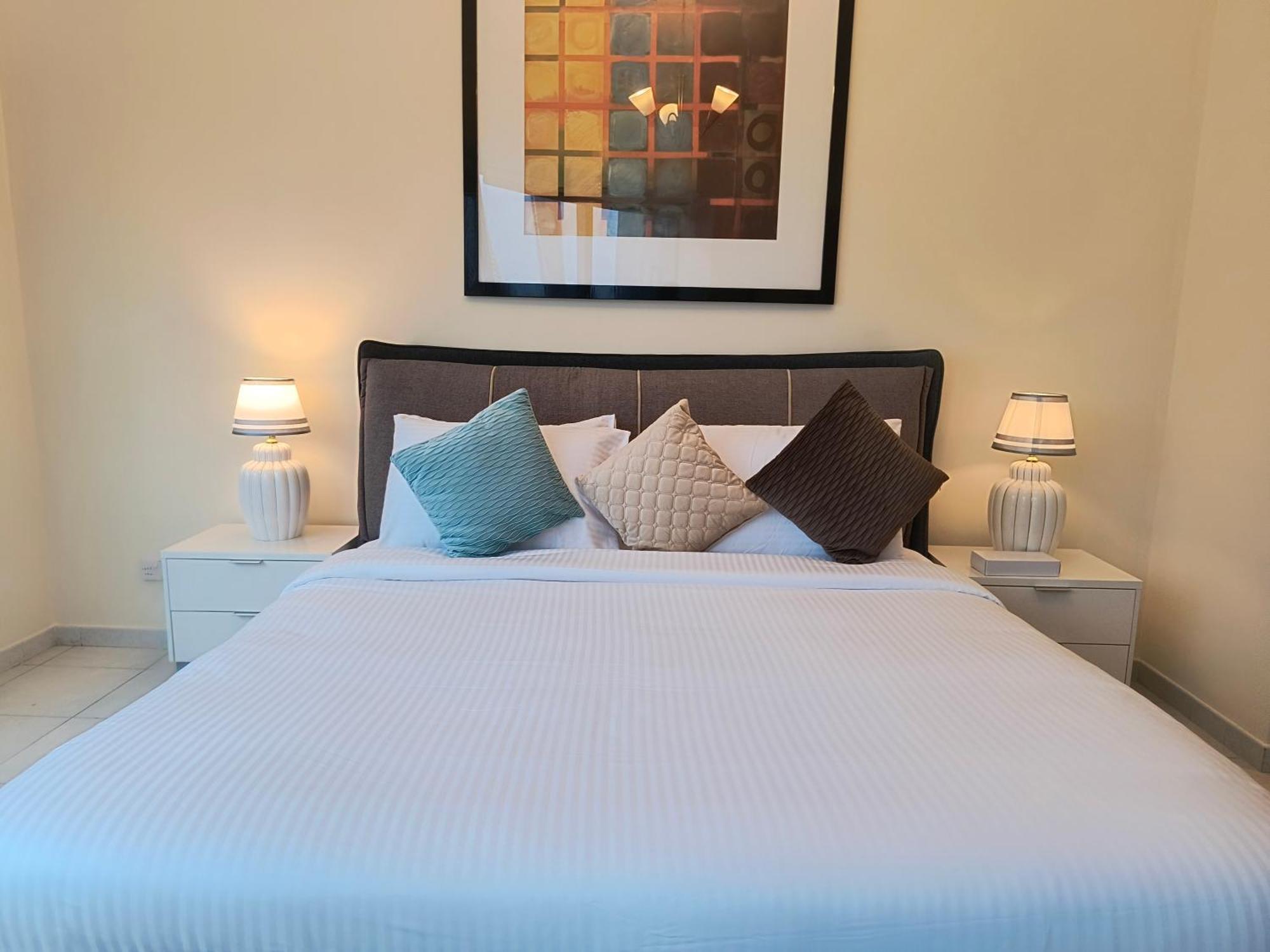 Trinity Holiday Homes - Sheikh Zayed Road Near To Financial Center Metro Station Dubaj Zewnętrze zdjęcie